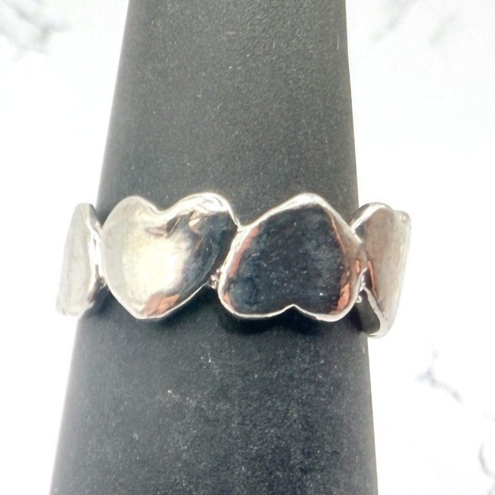 Silver‎ Tone Heart Eternity Band Ring Size 5.5 Romantic Stackable Ring
